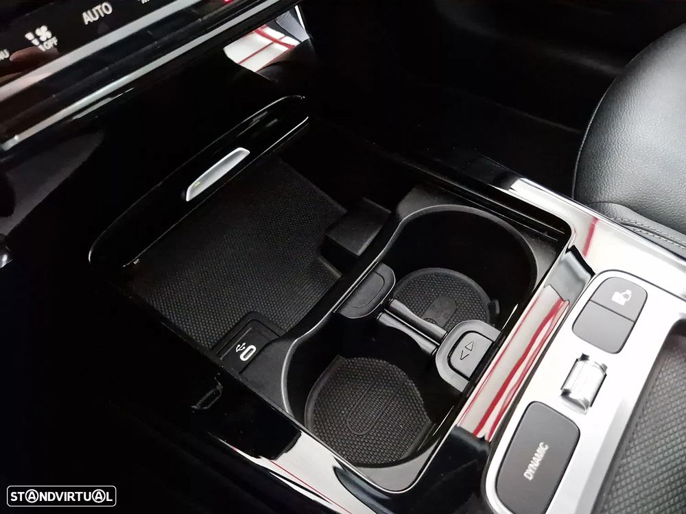 Mercedes-Benz A 250 e - 48