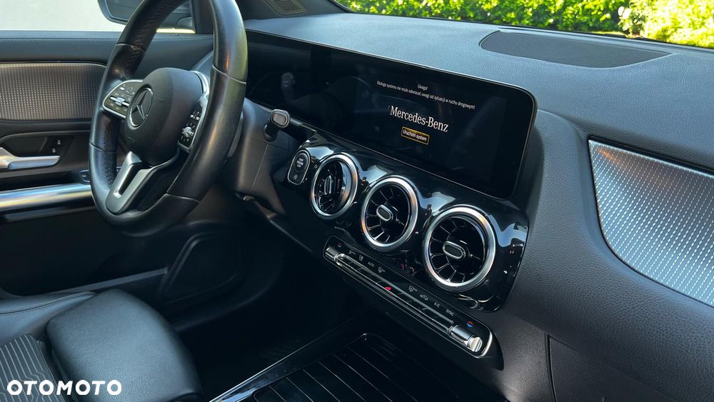 Mercedes-Benz GLA 200 - 14