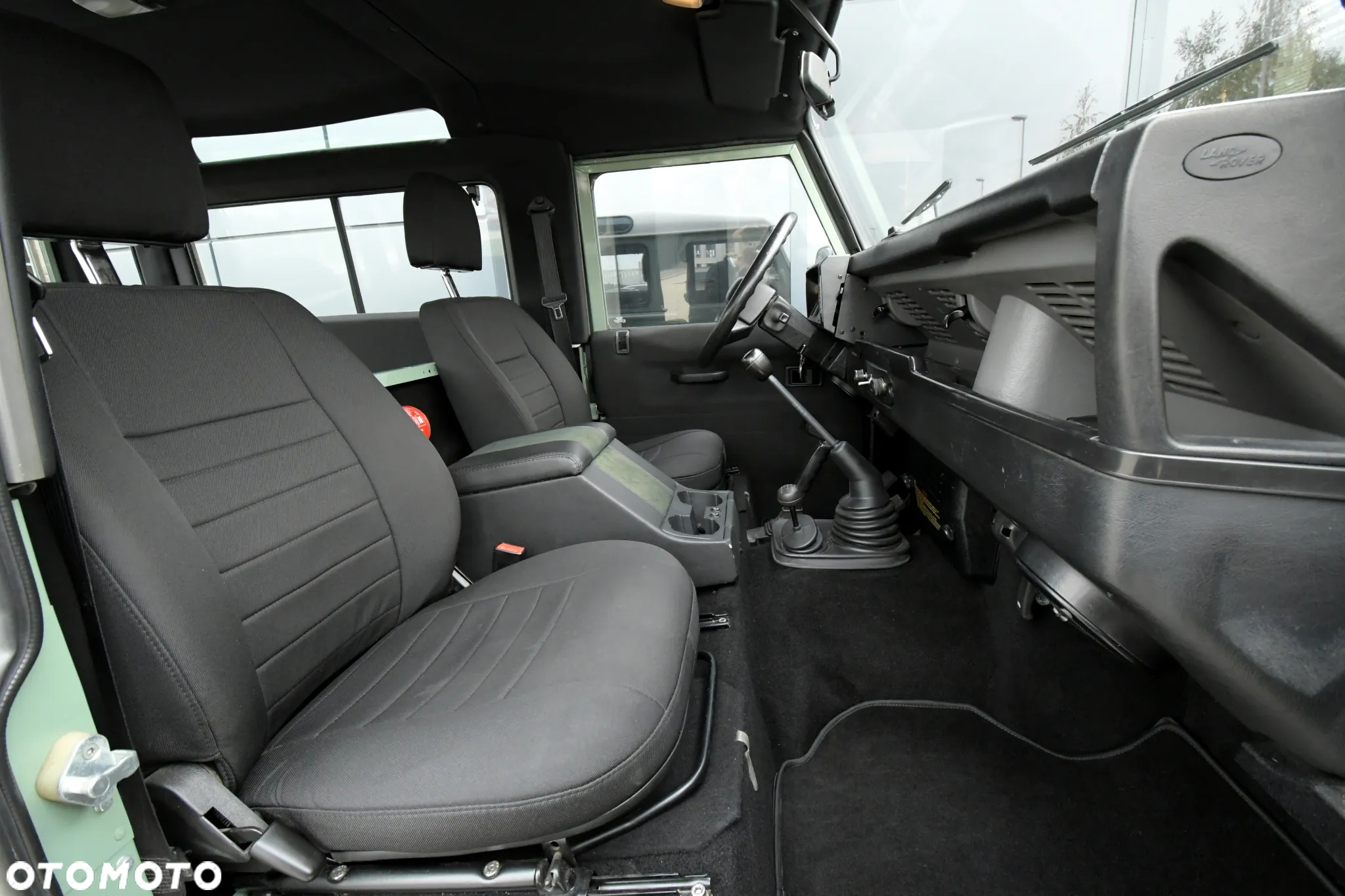 Land Rover Defender 90 2.5 TDI - 28