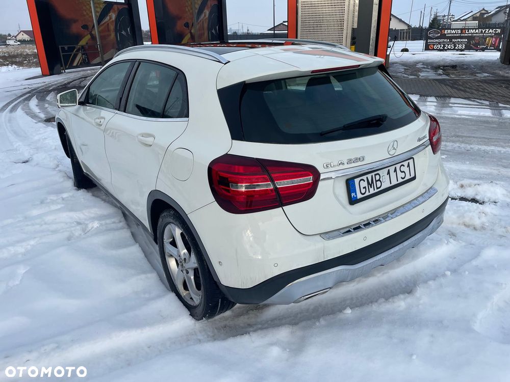 Mercedes-Benz GLA 220 4-Matic - 10