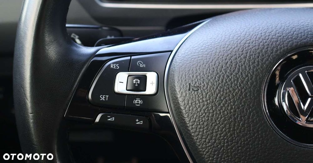 Volkswagen Tiguan - 20
