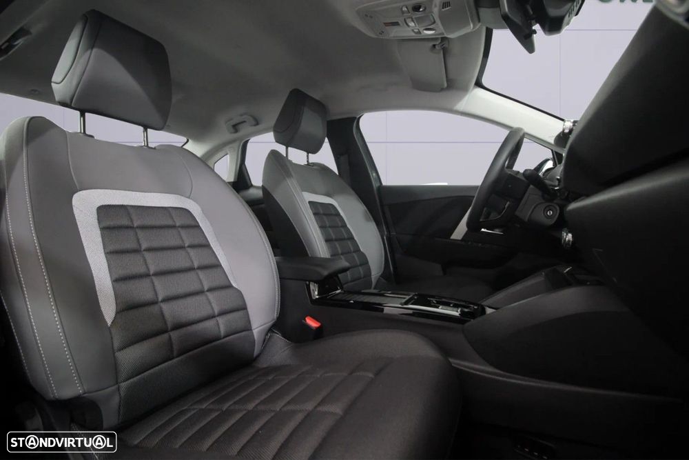 Citroën e-C4 136 PLUS - 11
