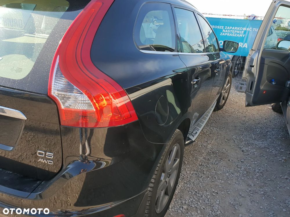 Volvo XC 60 D5 AWD Momentum - 4