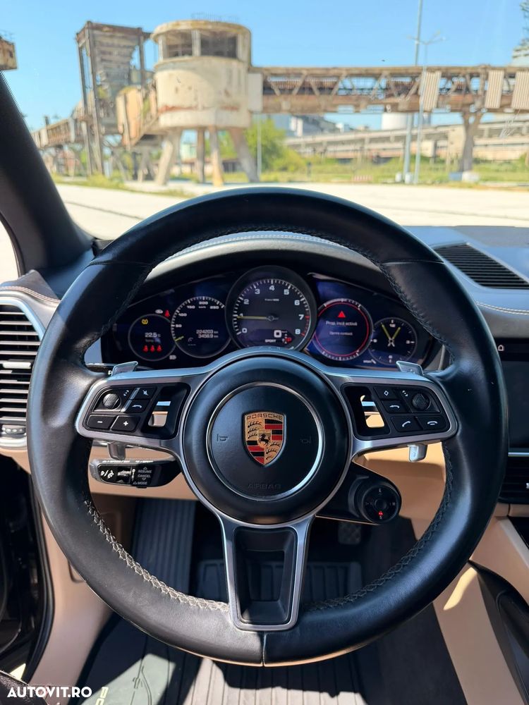 Porsche Cayenne - 13