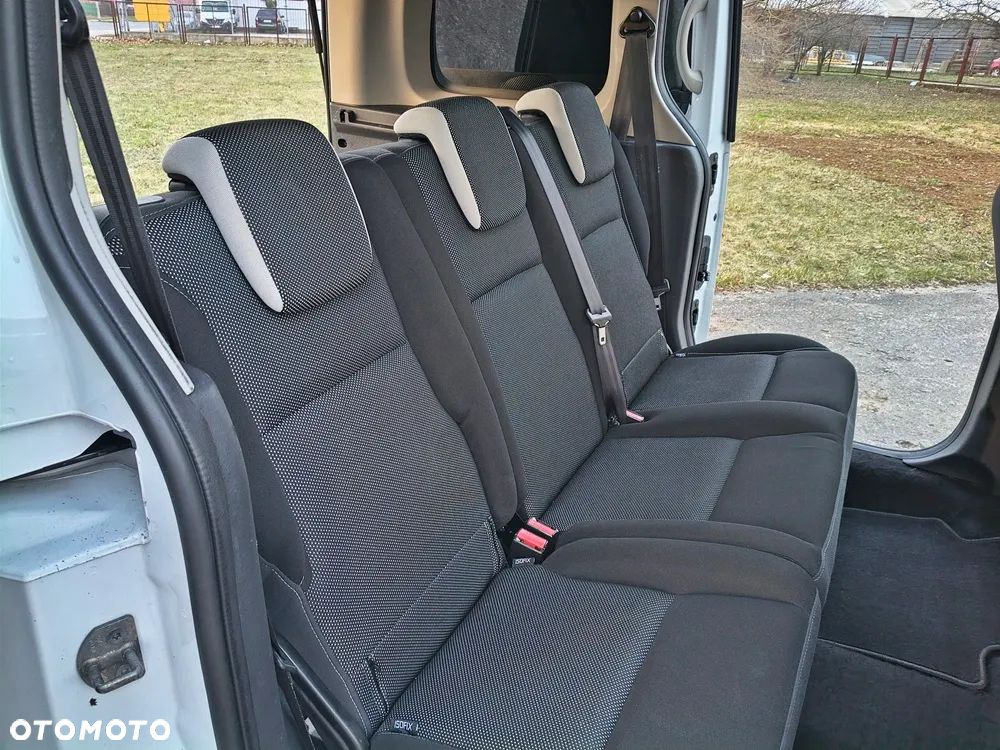 Renault Kangoo dCi 110 FAP Luxe - 28