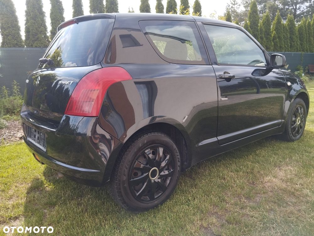 Suzuki Swift - 4