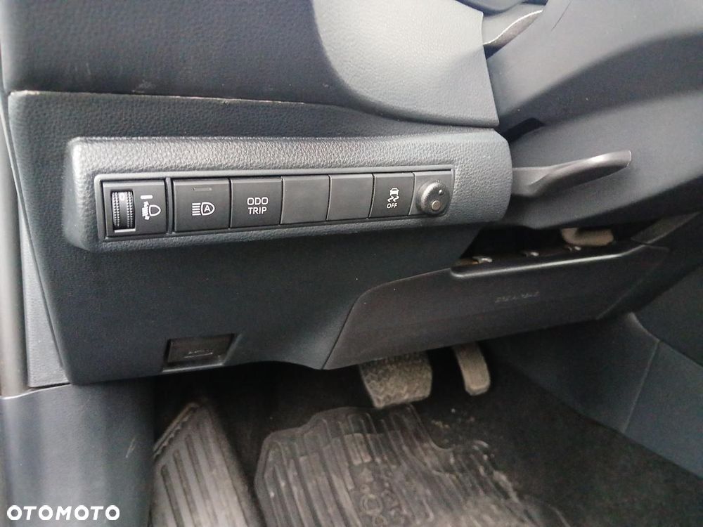 Toyota Corolla 1.8 Hybrid Comfort - 22