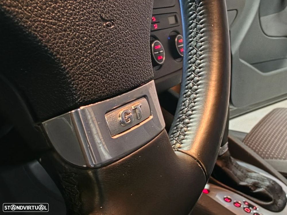 VW Golf 2.0 TDi GT Sport DSG - 24