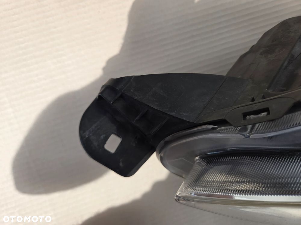 Lampy lampa przednia lewa prawa Peugeot 2008 I   9815405780   9815403080 - 12