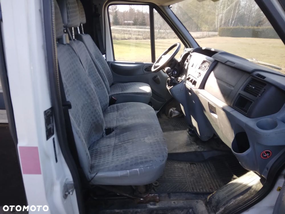 Ford Transit - 9