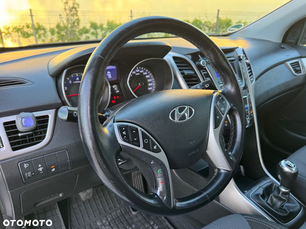 Hyundai i30 1.6 Style - 12