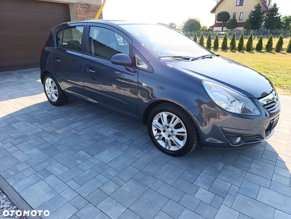 Opel Corsa 1.4 16V Cosmo - 9