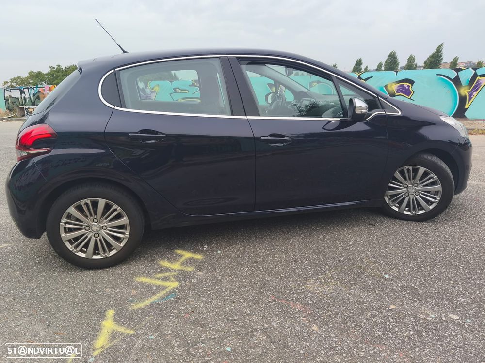 Peugeot 208 PureTech 110 Stop & Start Allure - 10