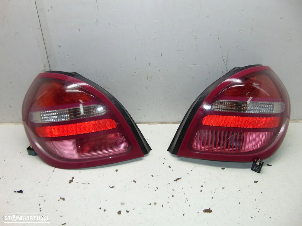 Nissan Almera farolins - 1