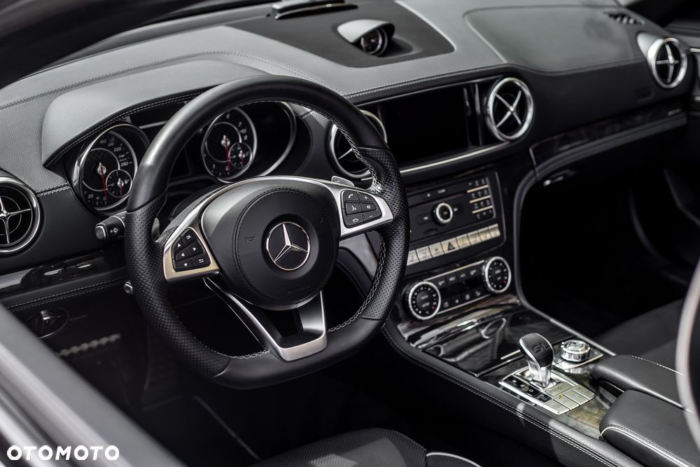 Mercedes-Benz SL - 17