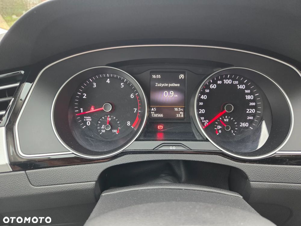 Volkswagen Passat 1.8 TSI BMT Comfortline - 25