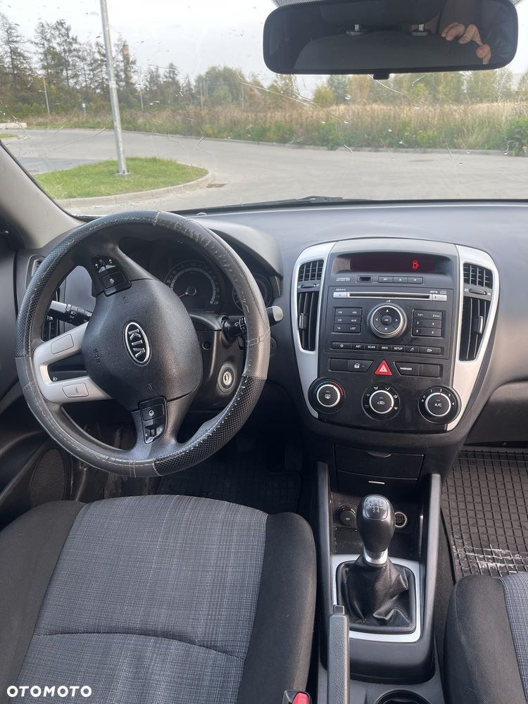 Kia Ceed - 7