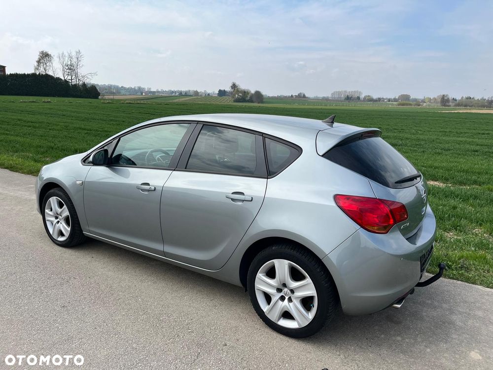 Opel Astra 1.4 T Cosmo - 15