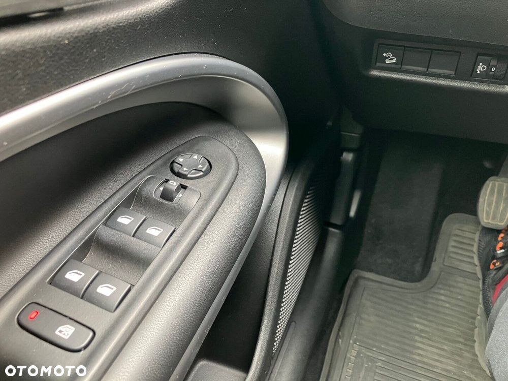 Jeep Avenger 1.2 GSE T3 Altitude FWD - 19
