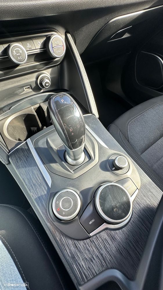 Alfa Romeo Stelvio 2.2 D AT8 - 52