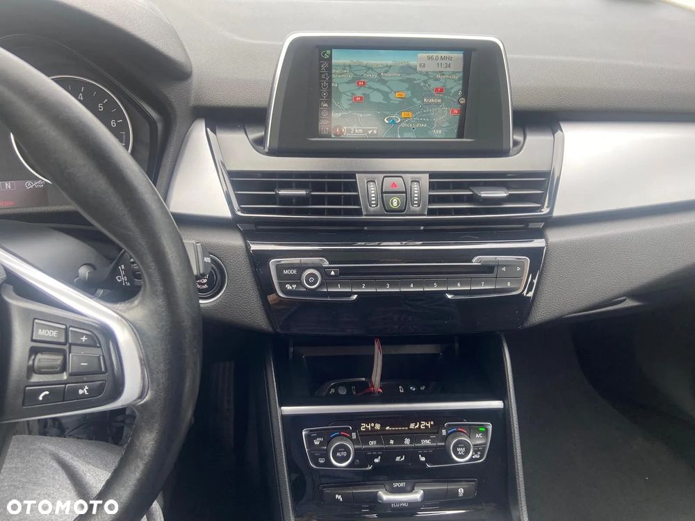 BMW Seria 2 218i - 12