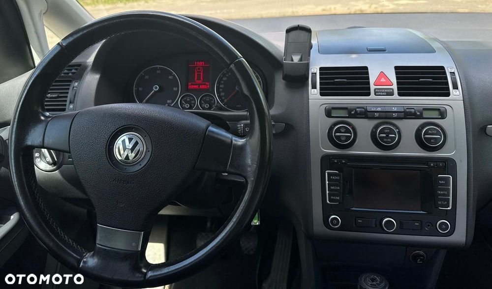 Volkswagen Touran - 7