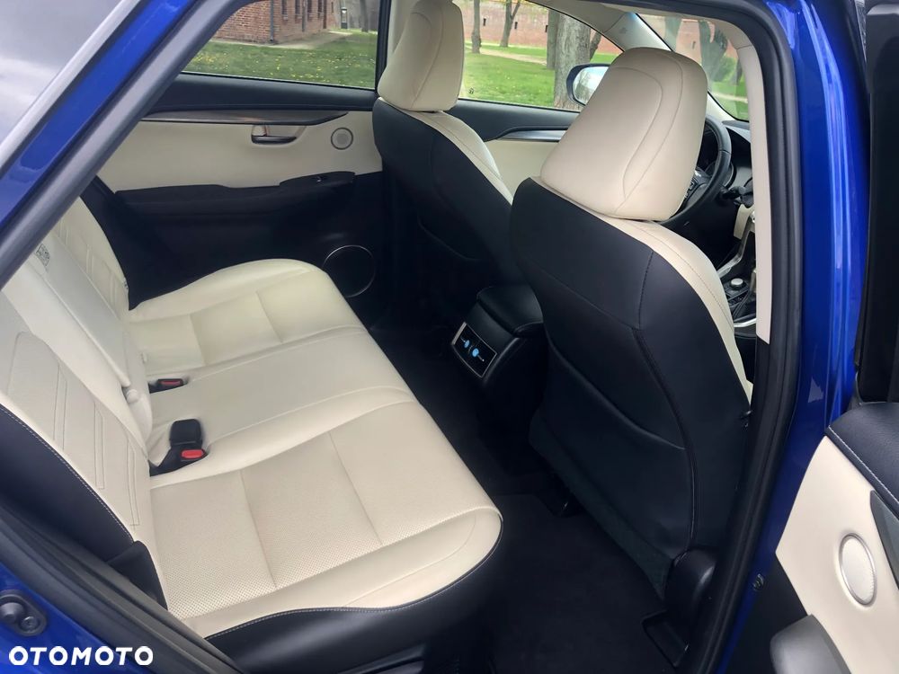 Lexus NX 200t AWD - 12