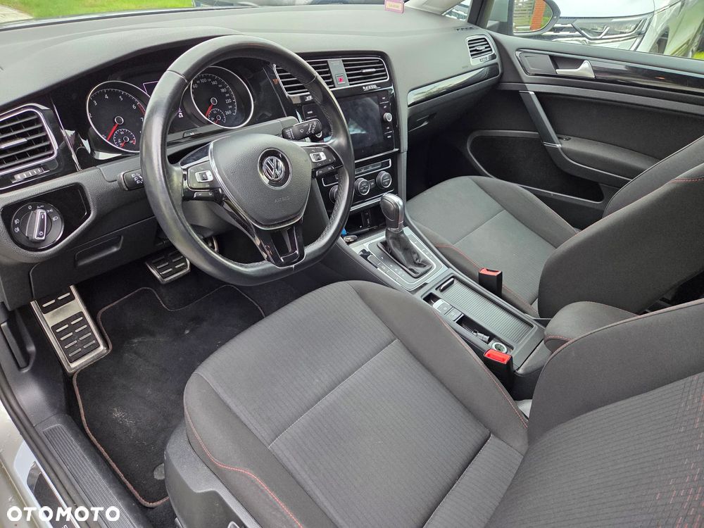 Volkswagen Golf - 17