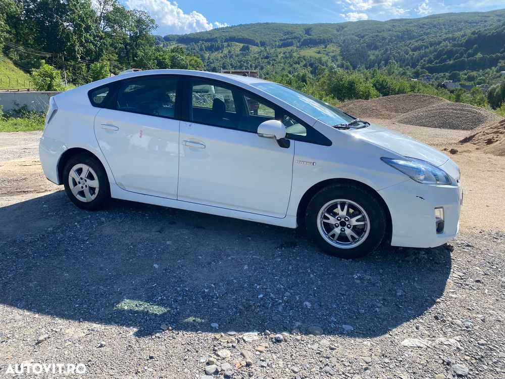 Toyota Prius (Hybrid) Luna - 4