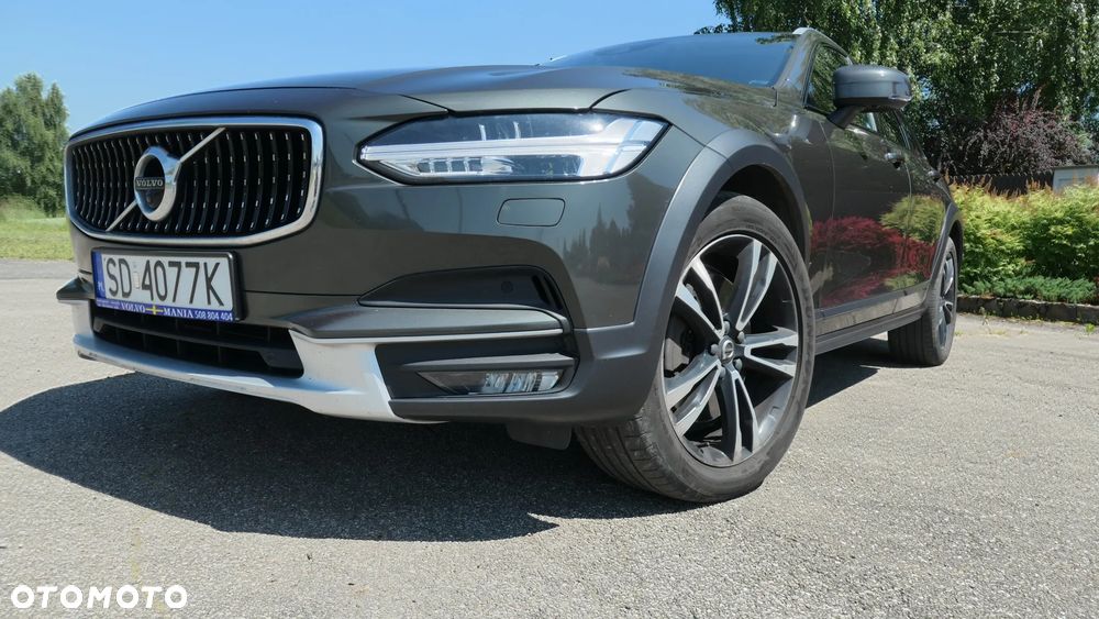Volvo V90 D5 SCR AWD Momentum Pro - 1