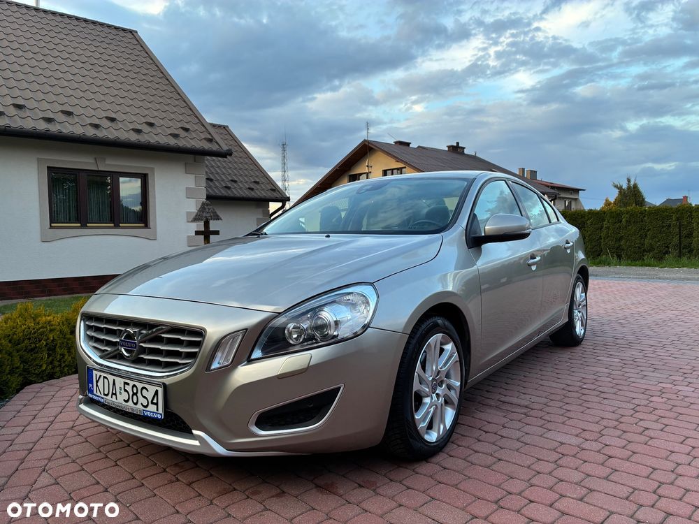 Volvo S60 D3 Momentum - 1