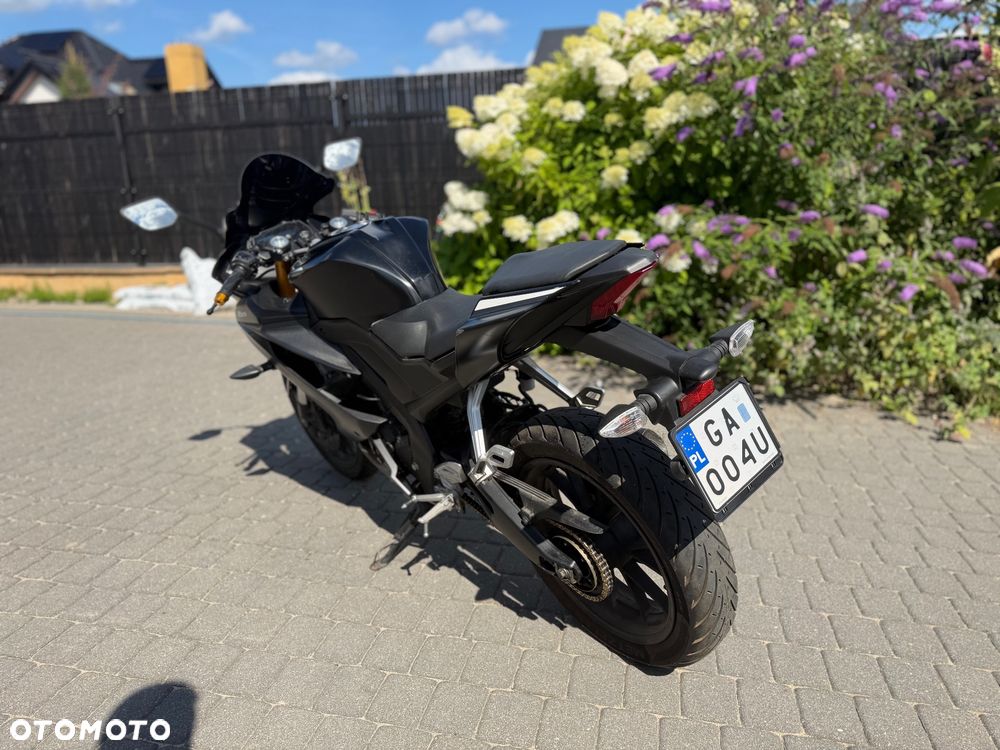 Yamaha YZF - 5