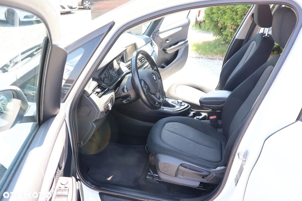 BMW Seria 2 220i - 10