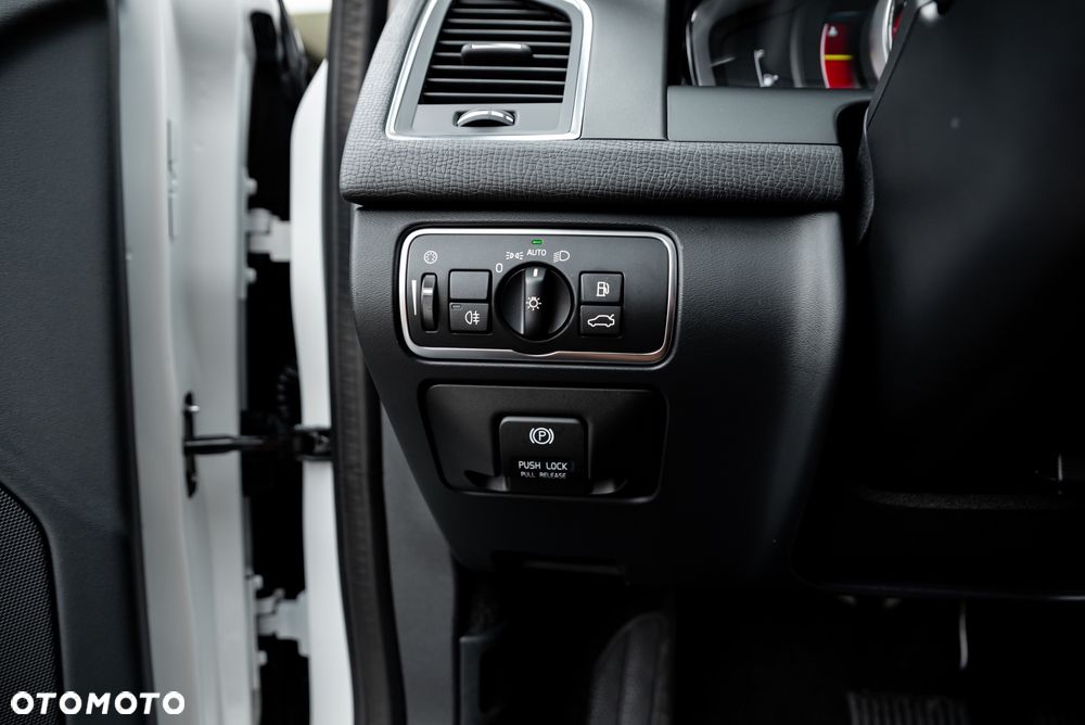 Volvo XC 60 D5 AWD Summum - 27