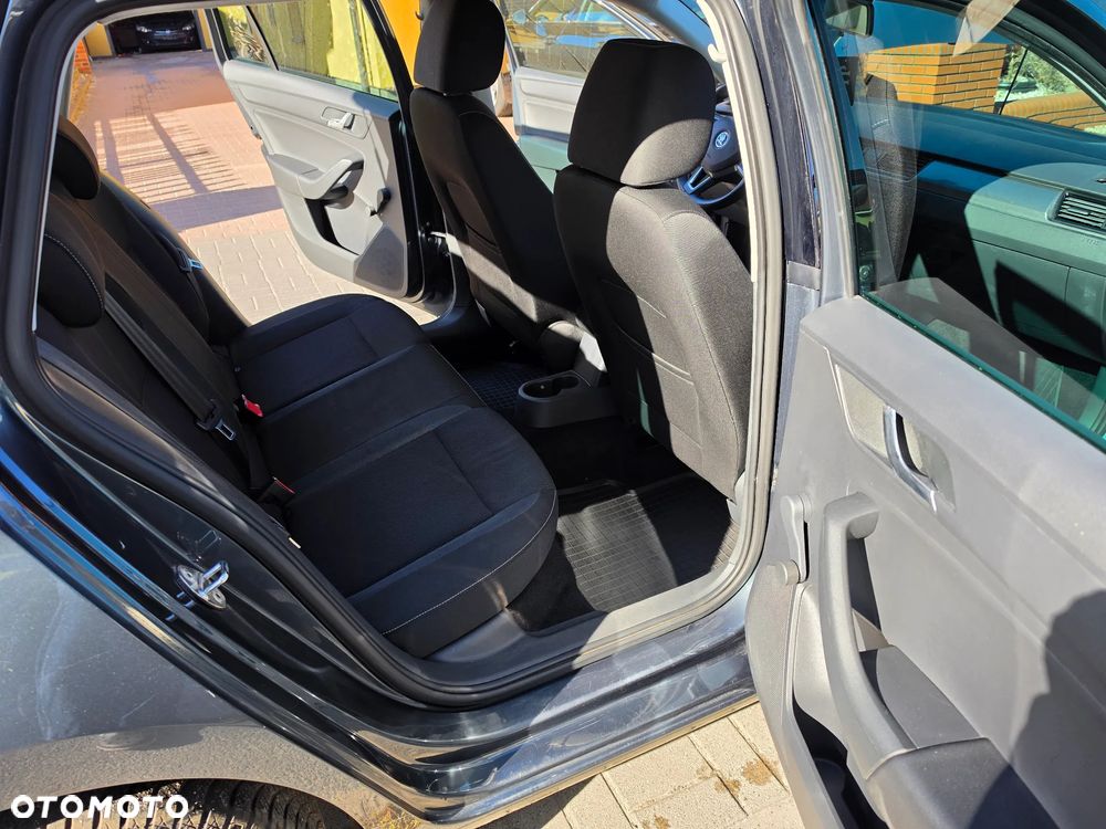 Skoda RAPID 1.2 TSI Ambition - 19
