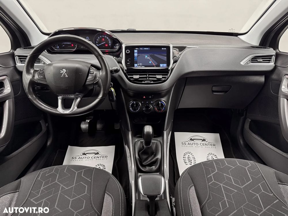 Peugeot 2008 1.2 L PureTech Active - 5