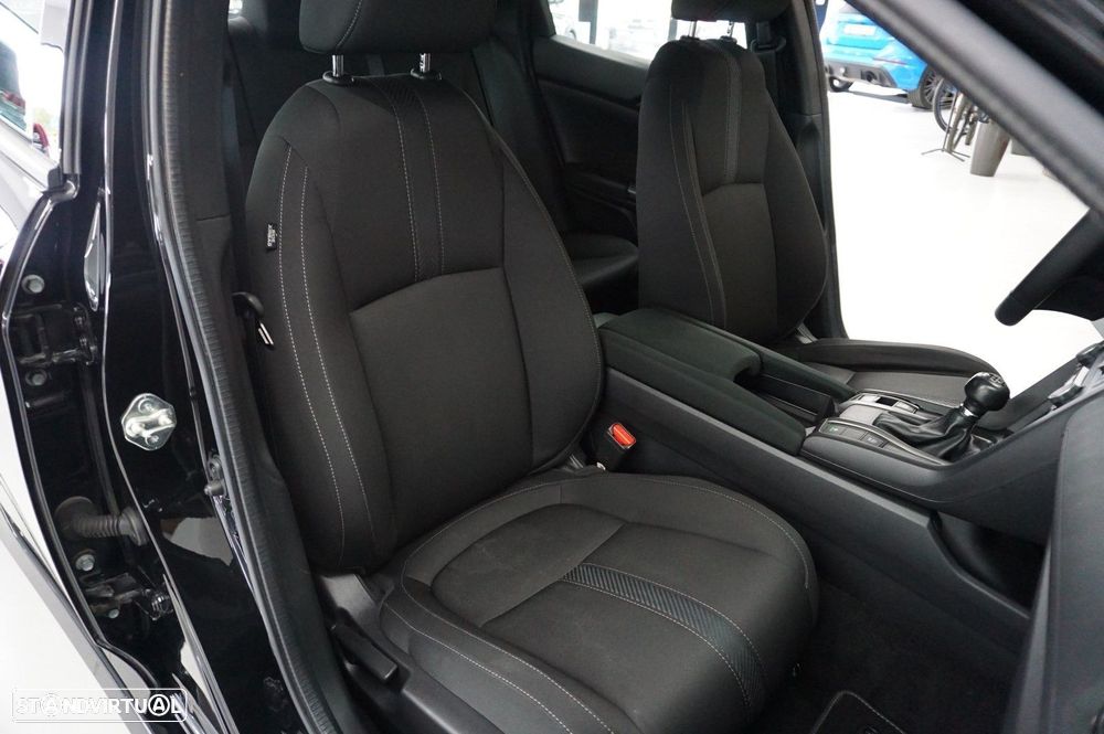Honda Civic 1.0 i-VTEC Elegance - 26