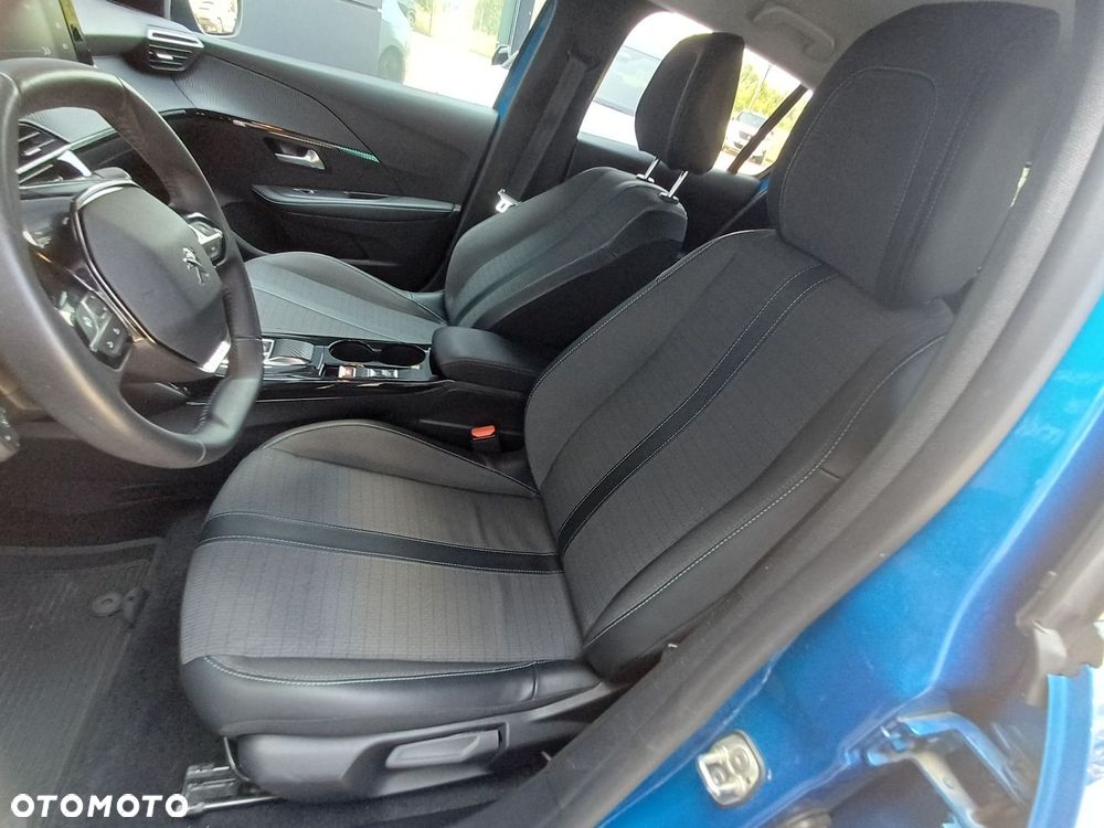 Peugeot 208 - 11