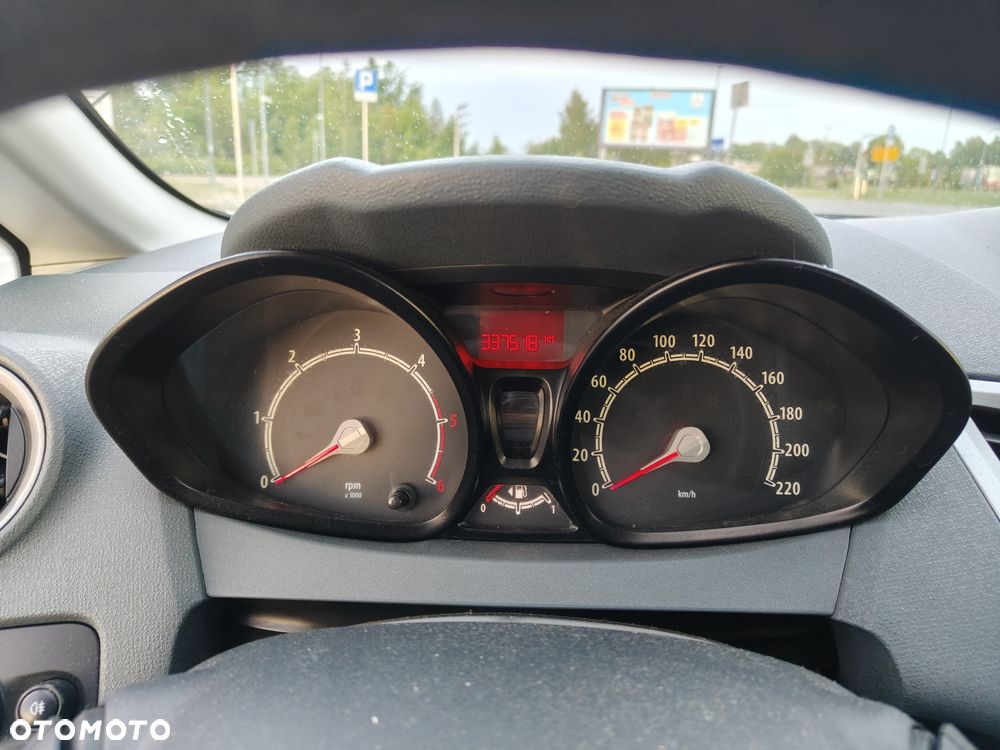 Ford Fiesta 1.4 TDCi Ambiente - 19