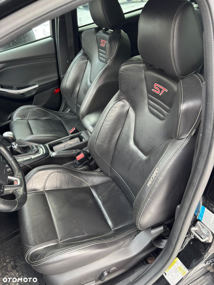 Ford Focus 2.0 EcoBoost ST - 5