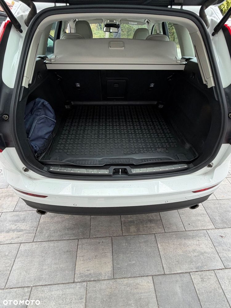 Volvo XC 60 D4 Momentum - 11