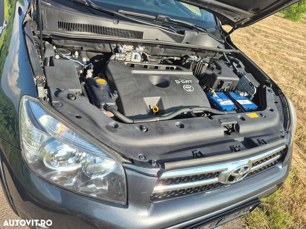 Toyota RAV4 - 10
