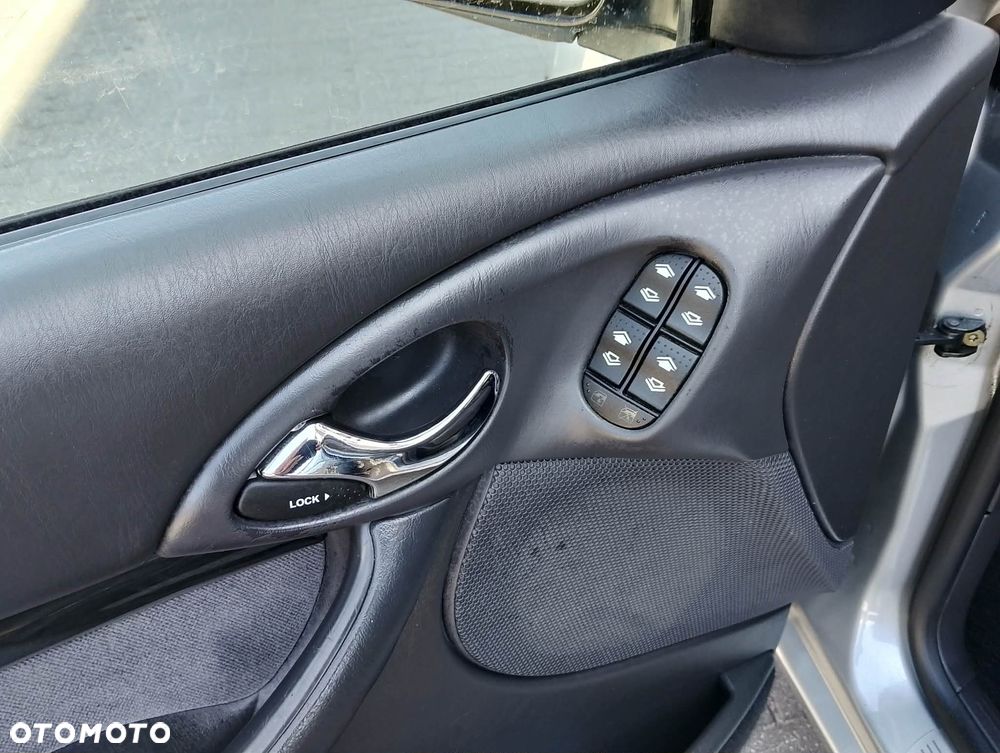 Ford Focus Ghia - 18