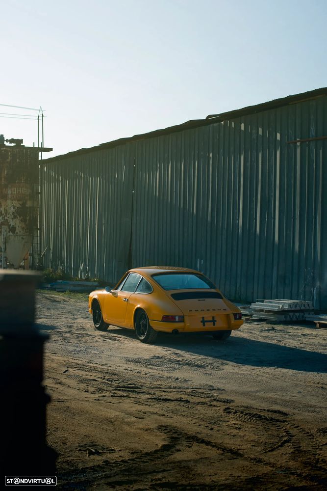 Porsche 911 Série F - 2