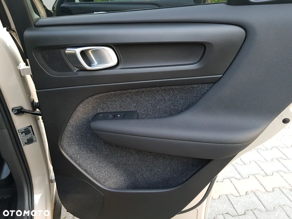 Volvo XC 40 Recharge 82 kWh Single M Extended Range RWD Plus - 19