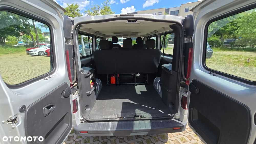 Opel Vivaro L1H1 2.7t Essentia Business - 10