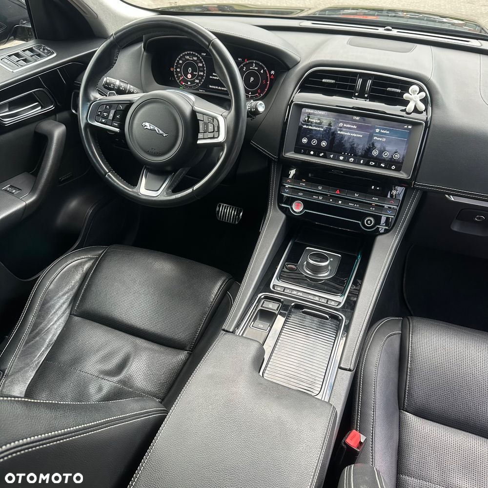 Jaguar F-Pace 2.0 i4D AWD Chequered Flag - 21
