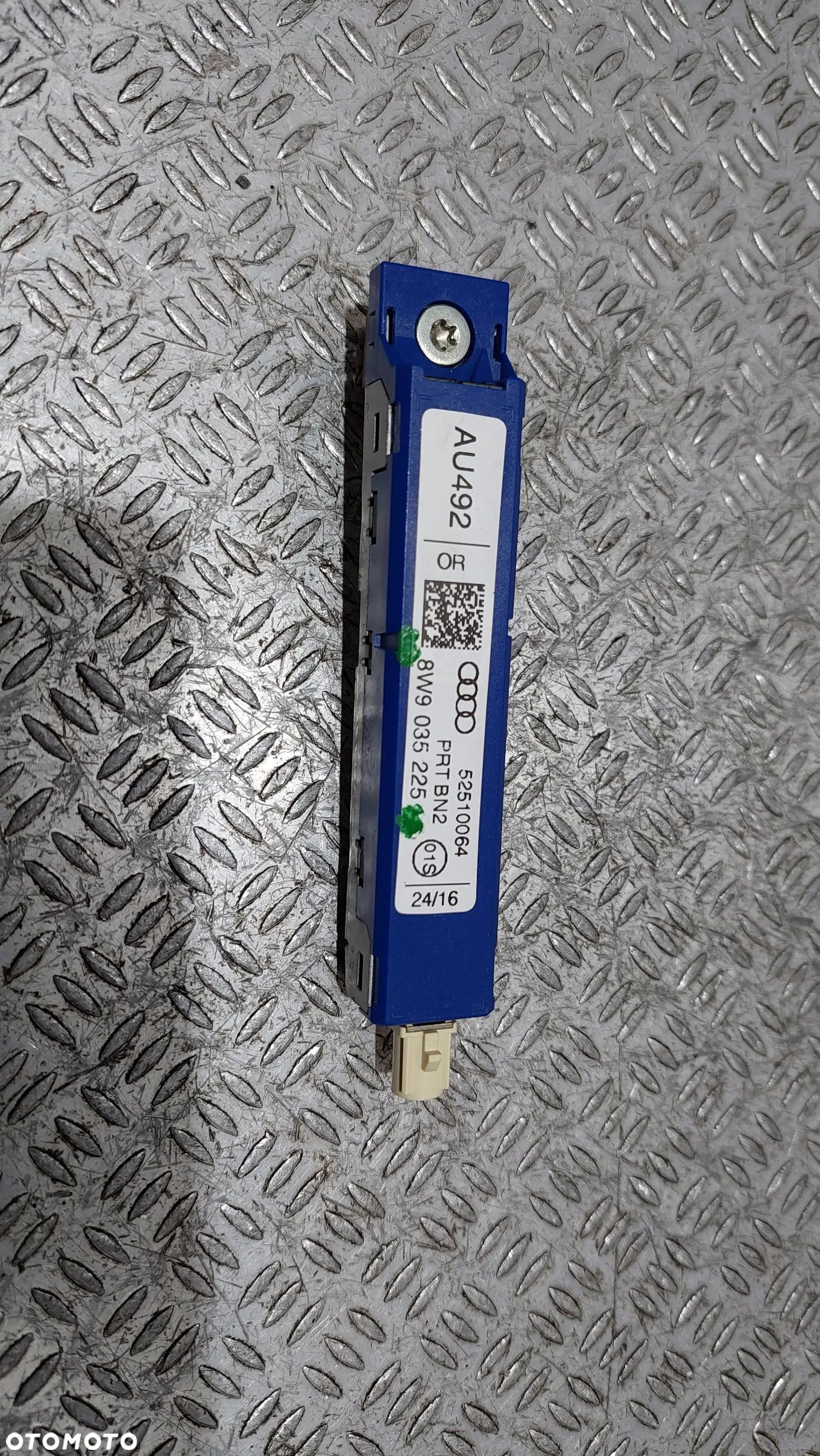 WZMACNIACZ ANTENOWY AUDI A4 B9 R2016 NR 8W9035225 - 1