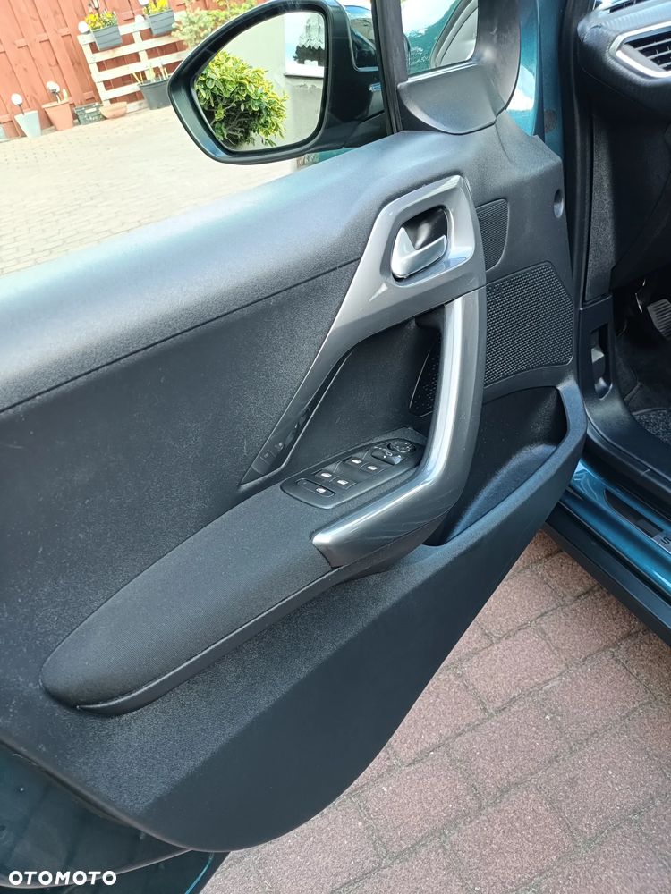 Peugeot 2008 PureTech 82 Style - 12