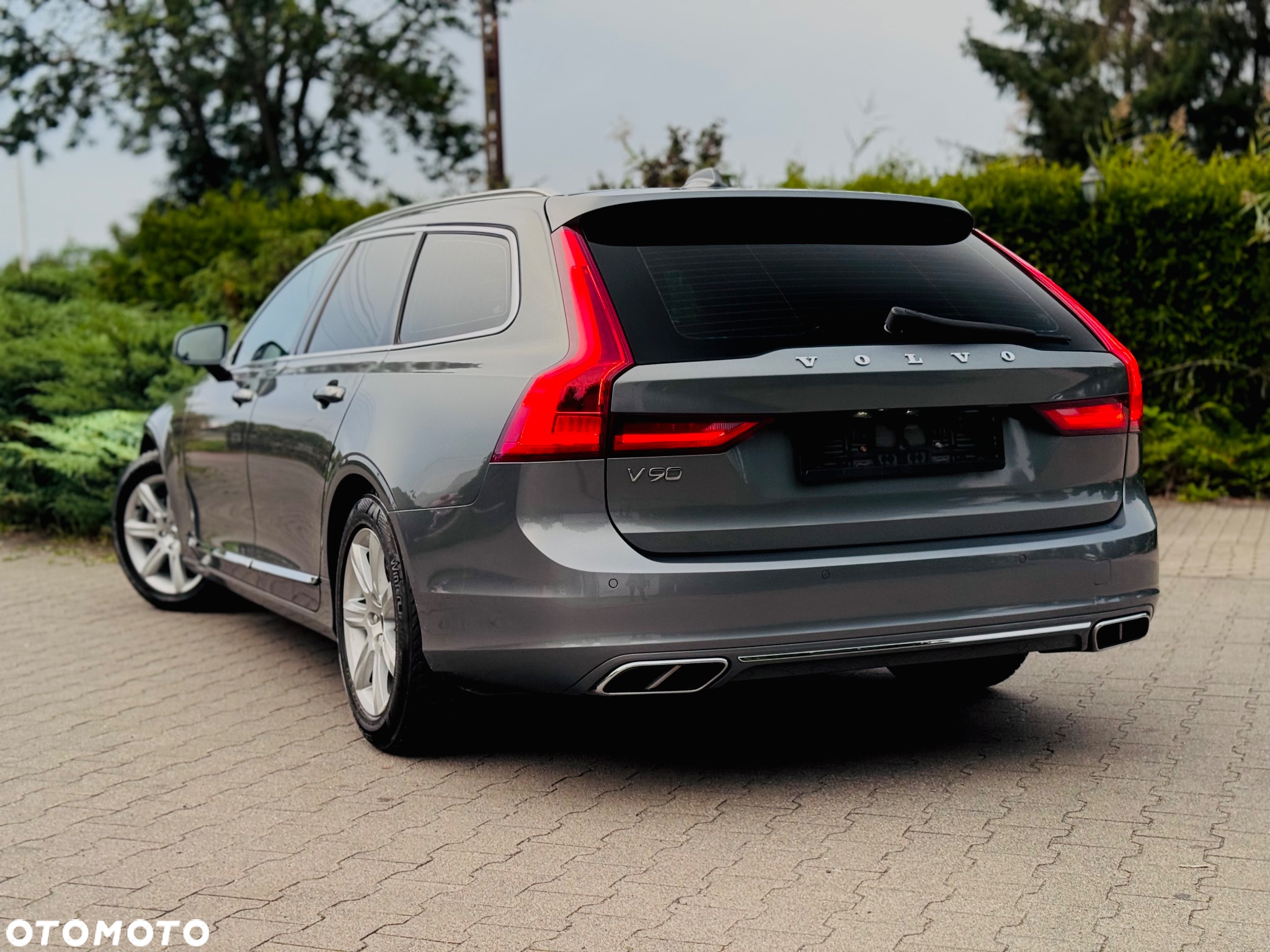 Volvo V90 D3 Geartronic Momentum Pro - 20